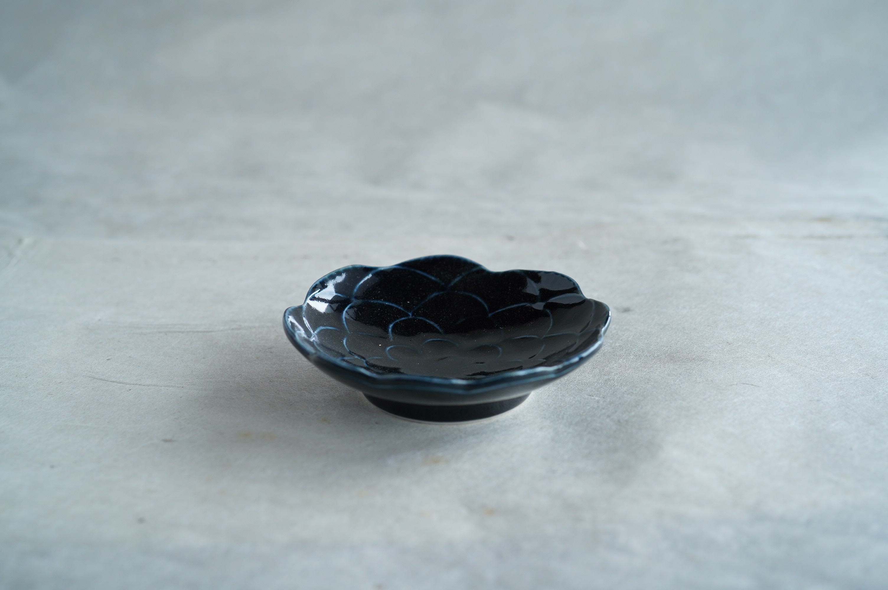 牡丹文豆皿/瑠璃