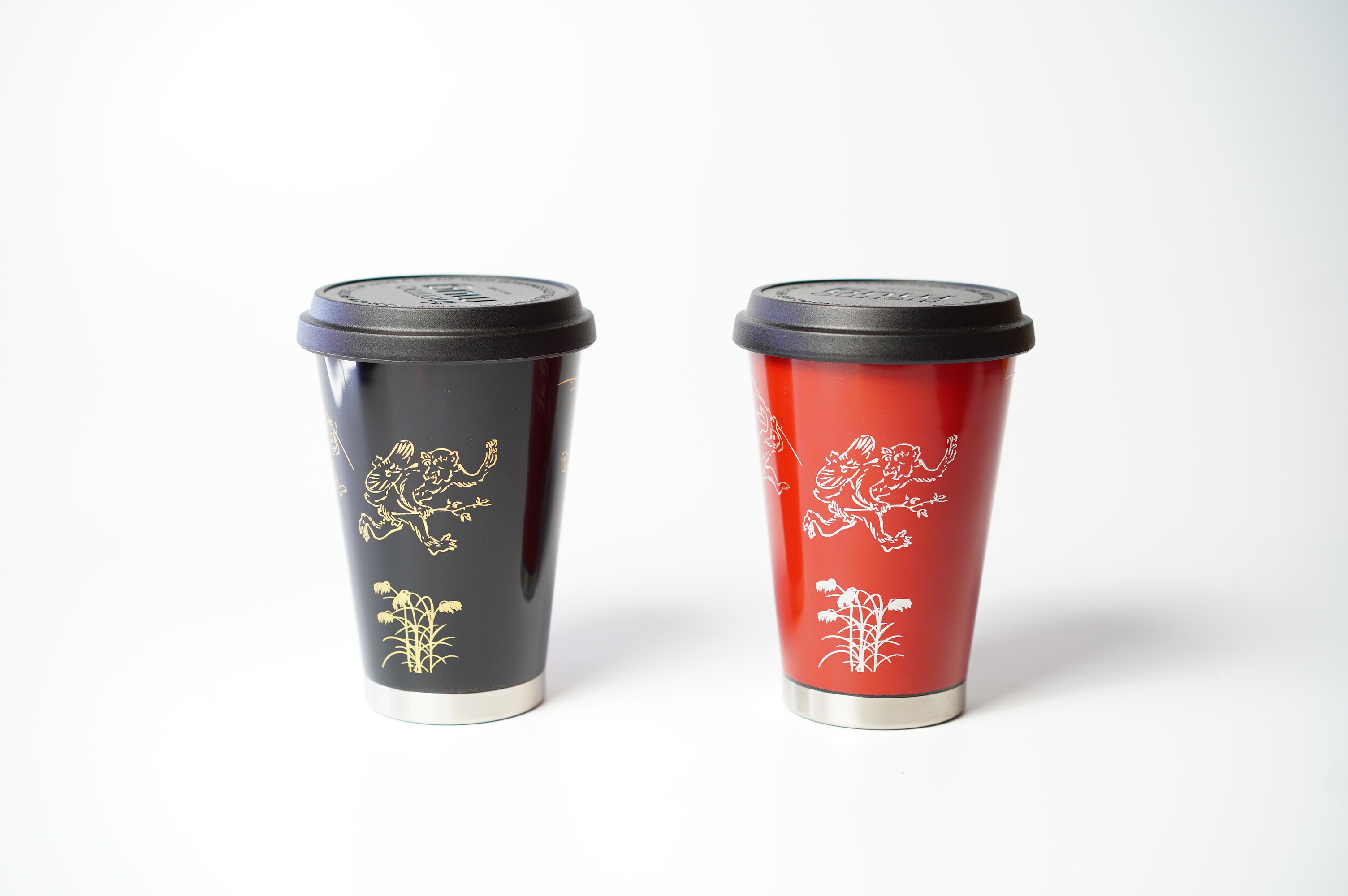 容量は300mlと、コーヒー2杯分程度のドリンクを入れることができます。